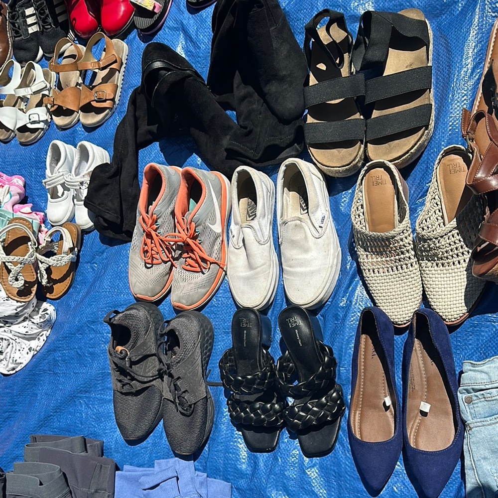 Size 6 shoes $5 each